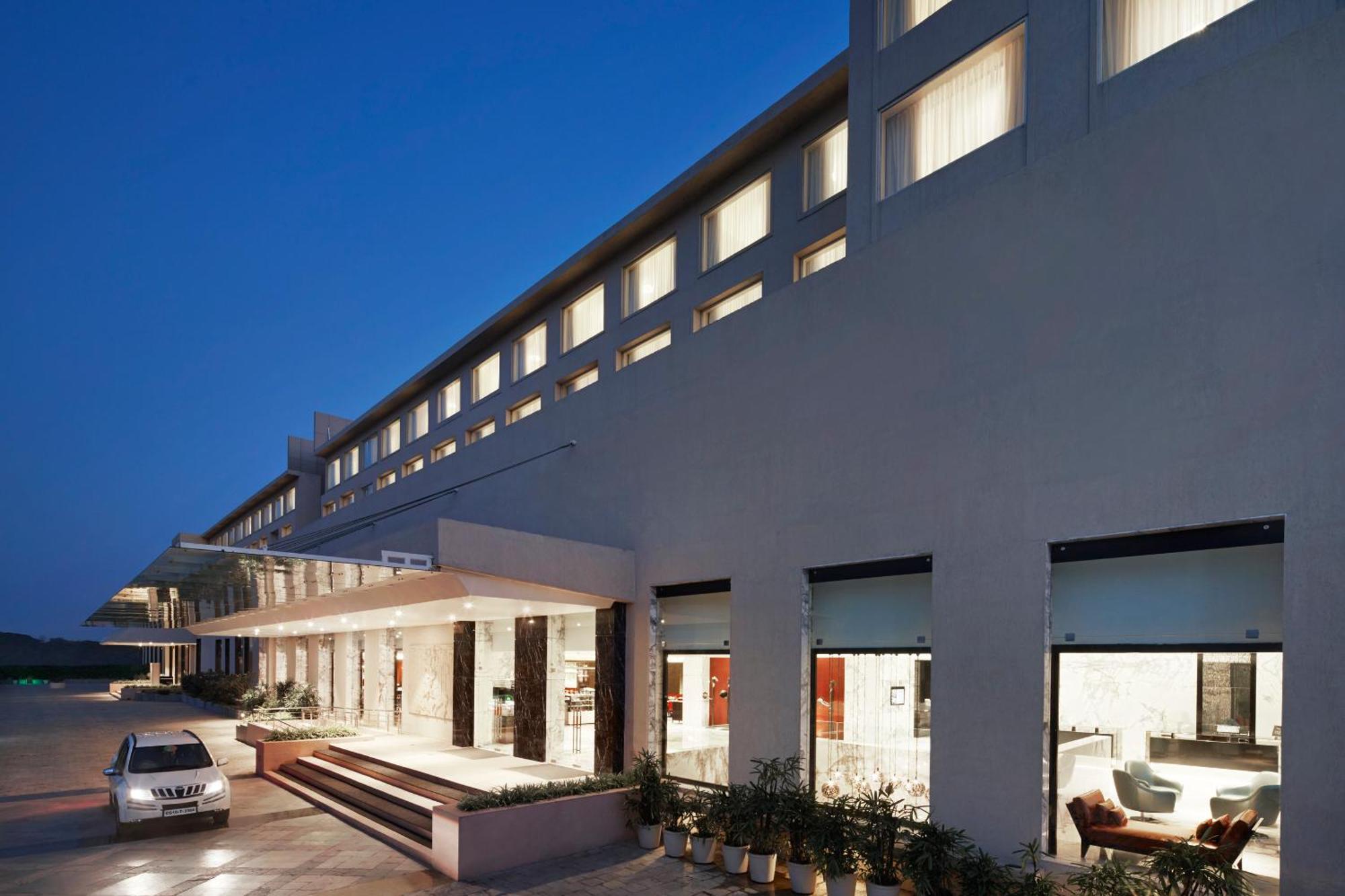Courtyard By Marriott Bilaspur Exterior photo